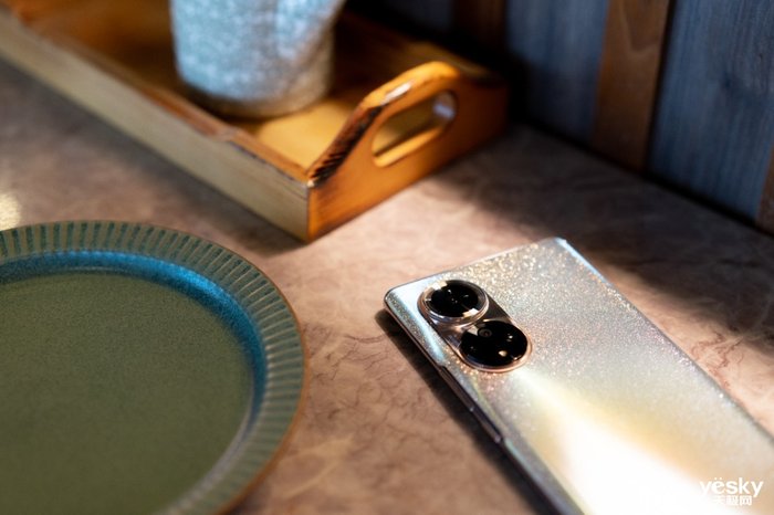 既要大树，也要绿草：荣耀加码全场景硬件研发，打造完整生态链条